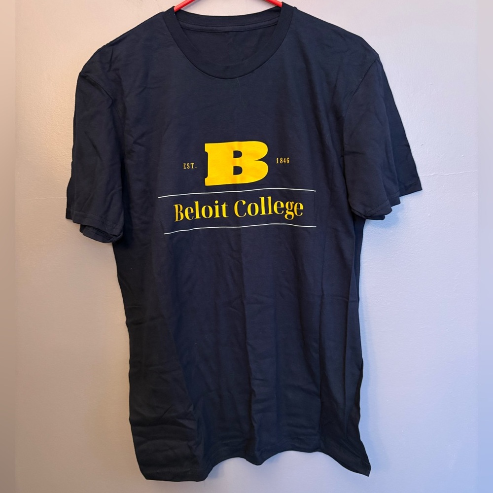 Beloit‎ College navy blue t-shirt Medium university slac wisconsin anthropology